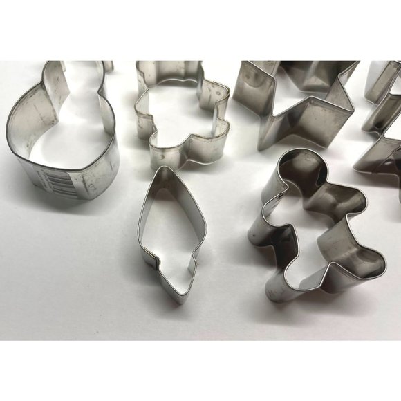 Vintage Christmas Cookie Cutters Lot of 8 Metal Star Bell Hat Snowman Bear Tree - Picture 11 of 13